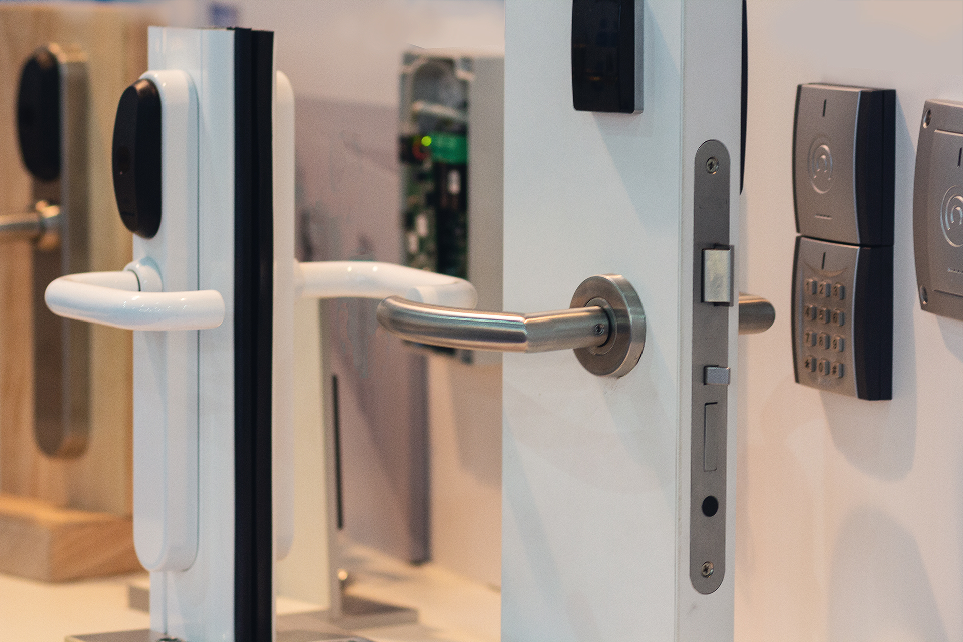 Keyless entry and smart key locksmith services in Los Angeles